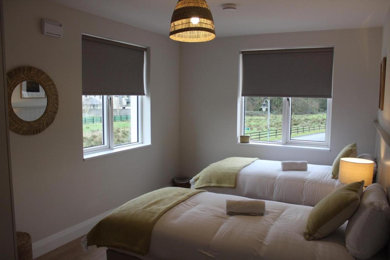 Bunratty West Townhouse Villa ภายนอก รูปภาพ