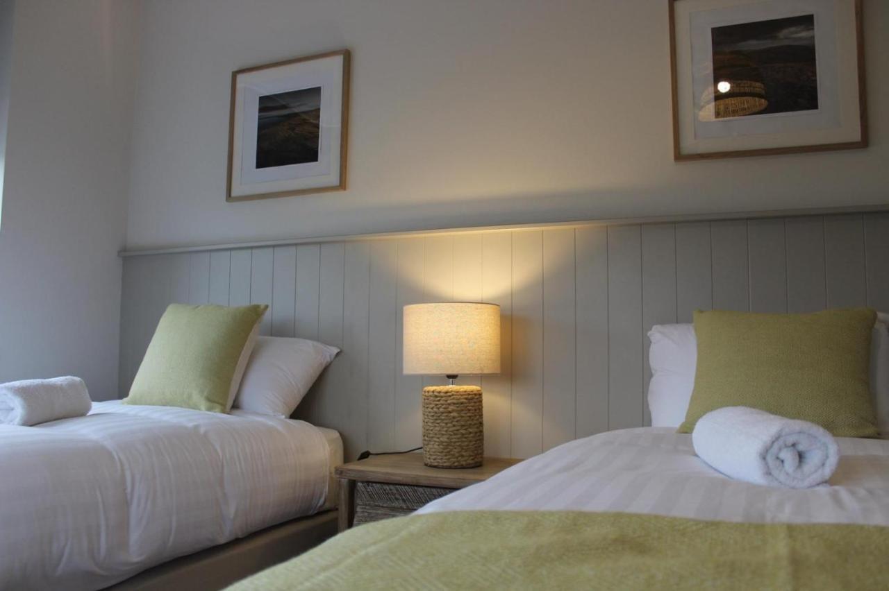 Bunratty West Townhouse Villa ภายนอก รูปภาพ